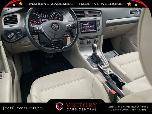 Used 2015 Volkswagen Golf S image 21