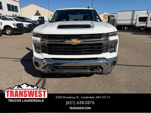 Used 2024 Chevrolet Silverado 3500 LT image 8