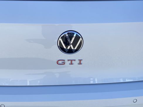 Certified 2024 Volkswagen GTI SE FWD image 19