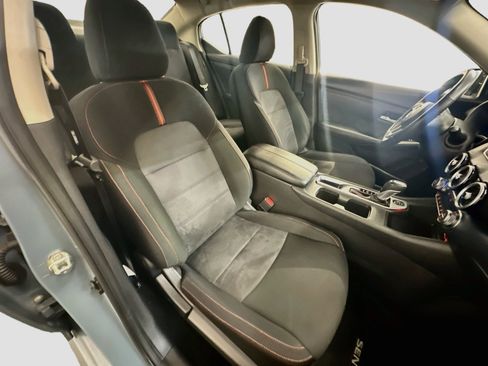 Used 2025 Nissan Sentra SR FWD image 30