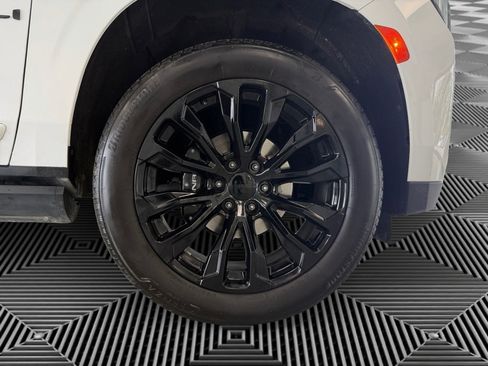 Used 2022 GMC Yukon XL Denali w/ Denali Ultimate Package AWD/4WD image 10