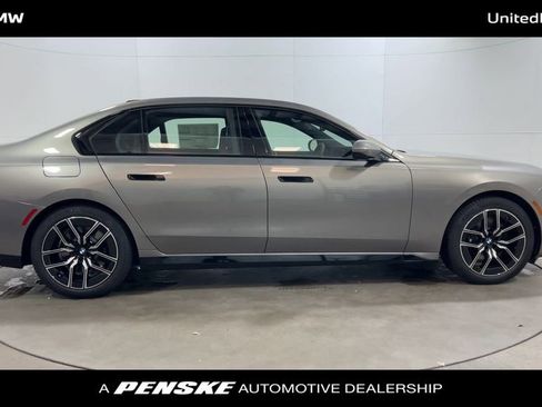 New 2026 BMW 740i image 9