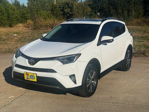 Used 2017 Toyota RAV4 XLE image 7