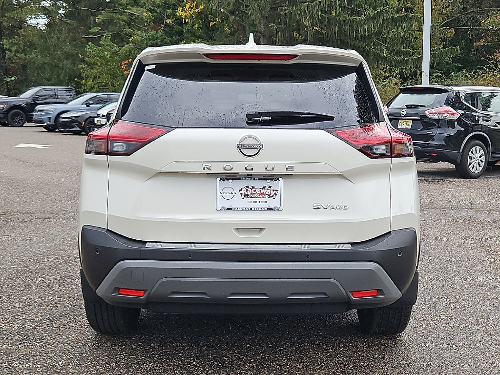 Used 2023 Nissan Rogue SV AWD/4WD image 7
