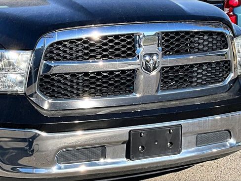 Used 2019 RAM 1500 Classic SLT image 33