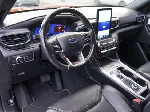 Used 2020 Ford Explorer ST w/ ST Street Pack image 17