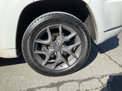 Used 2019 Jeep Grand Cherokee Limited X image 14