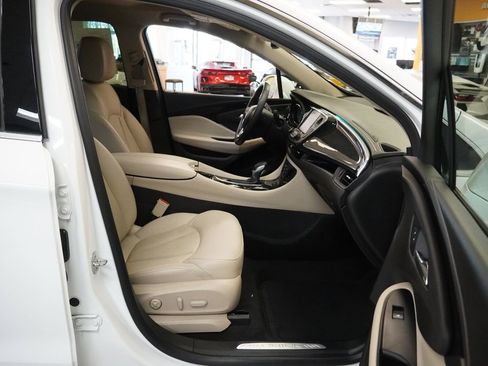 Used 2018 Buick Envision Essence AWD/4WD image 10