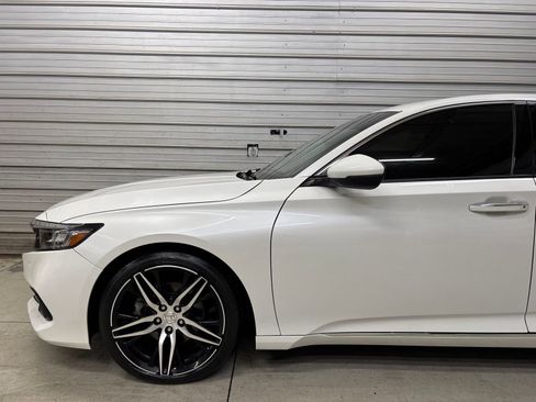Used 2021 Honda Accord Touring image 3