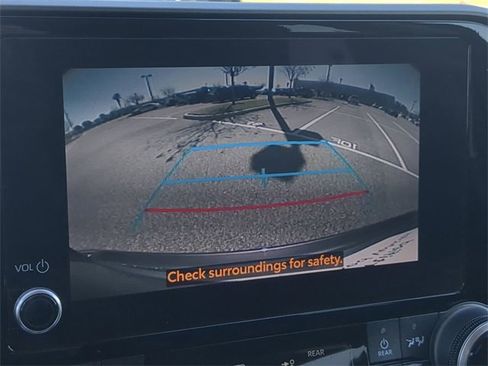 Certified 2023 Toyota Highlander XLE image 21