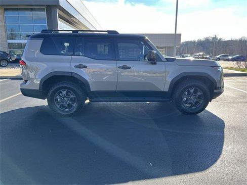 Certified 2024 Lexus GX 550 image 2