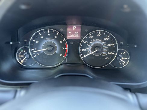 Used 2010 Subaru Outback 2.5i AWD/4WD image 12