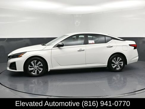 Used 2025 Nissan Altima 2.5 S FWD image 2