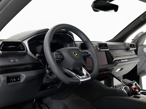 Used 2025 Lamborghini Urus Performante AWD/4WD image 18