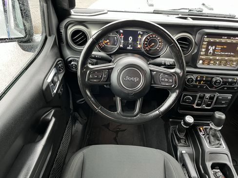 Used 2021 Jeep Gladiator Willys image 15