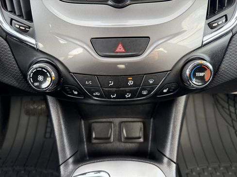 Used 2018 Chevrolet Cruze LT w/ LT Fleet Convenience Package image 24