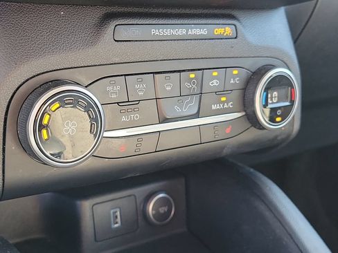 Used 2020 Ford Escape SE FWD image 33
