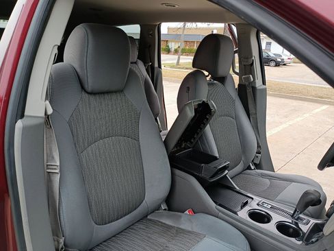 Used 2016 Chevrolet Traverse LT image 20