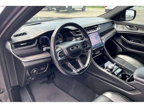 Used 2024 Jeep Grand Cherokee L Overland w/ Advanced Protech Group III AWD/4WD image 16