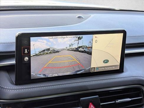 Used 2025 Genesis G70 2.5T image 14