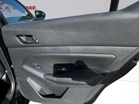 Used 2025 Nissan Altima 2.5 SV FWD image 38