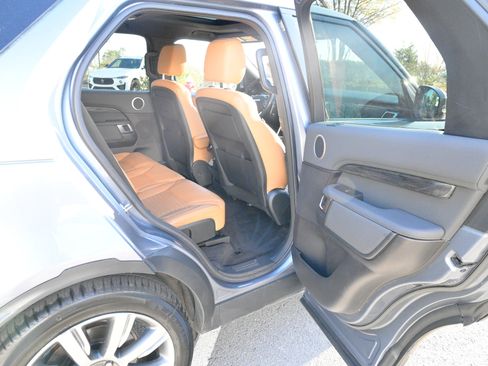 Used 2019 Land Rover Discovery HSE image 47