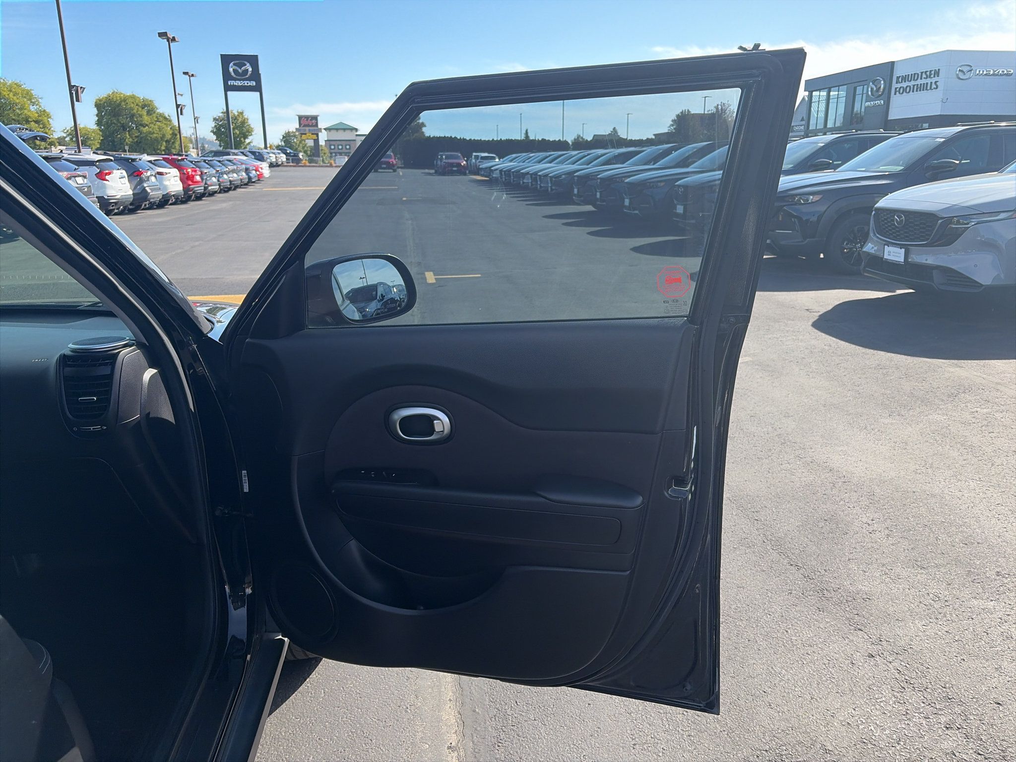 Used 2016 Kia Soul FWD image 17