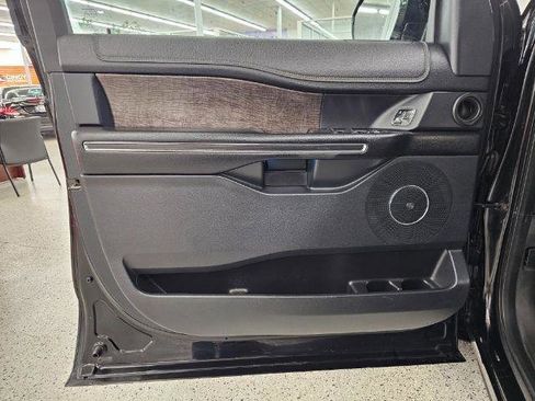 Used 2018 Ford Expedition Max Limited image 32