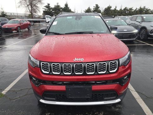 Used 2025 Jeep Compass Limited image 2