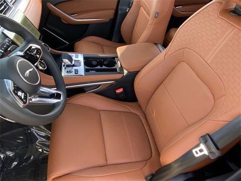 New 2025 Jaguar F-PACE R-Dynamic S image 6