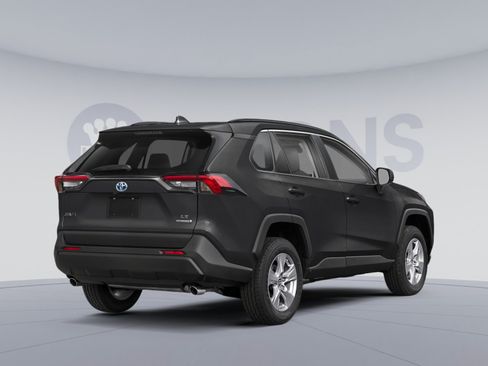Used 2025 Toyota RAV4 LE AWD/4WD image 2
