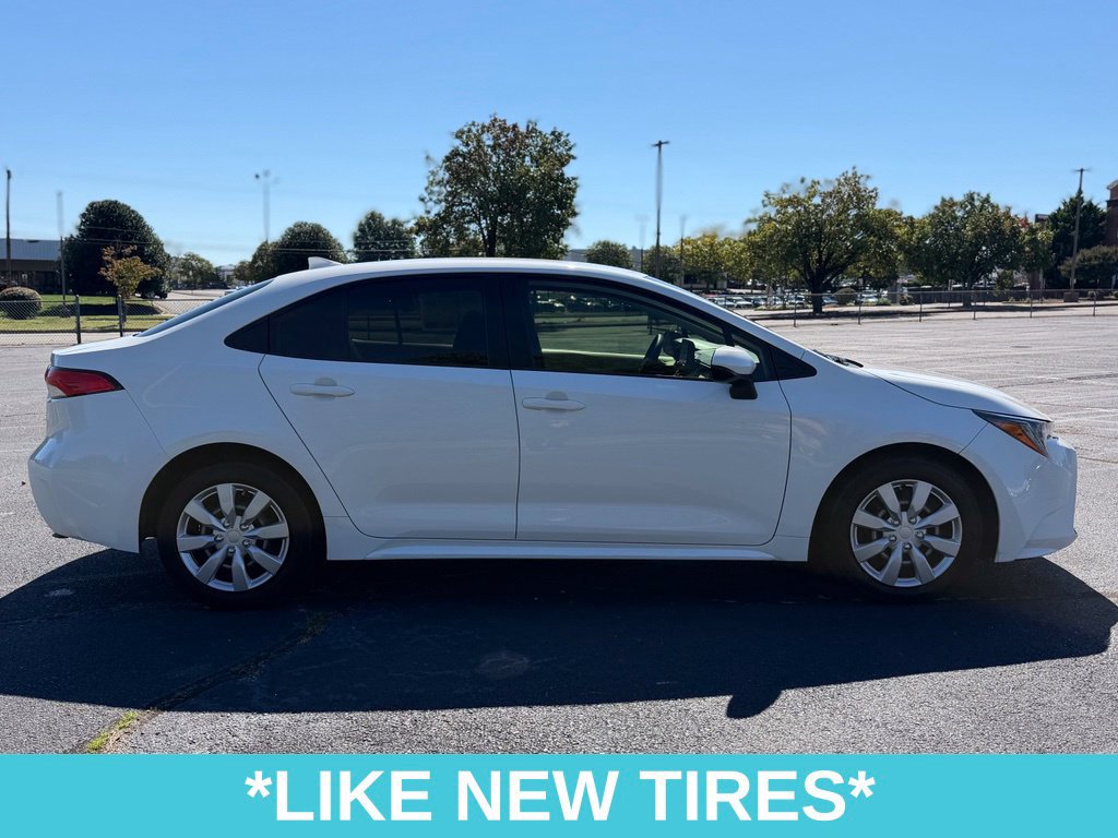 Used 2022 Toyota Corolla LE FWD image 11