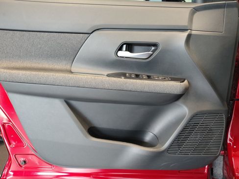Certified 2026 Nissan Kicks SV FWD image 27