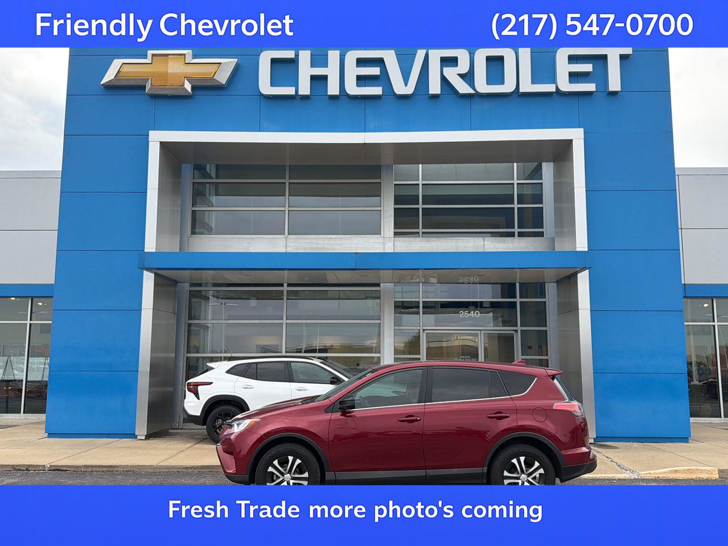 Used 2018 Toyota RAV4 LE w/ All Weather Liner Package FWD image 1