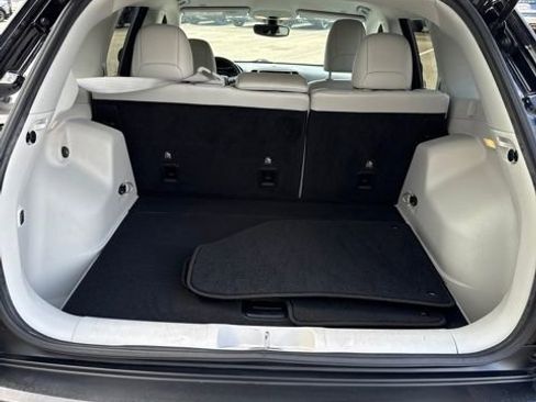 Used 2019 Jeep Cherokee Limited image 28