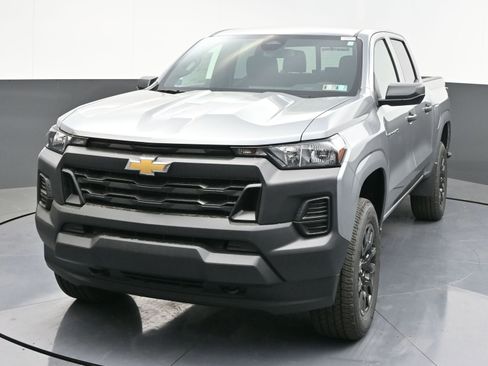 New 2026 Chevrolet Colorado W/T w/ WT Custom Package AWD/4WD image 3