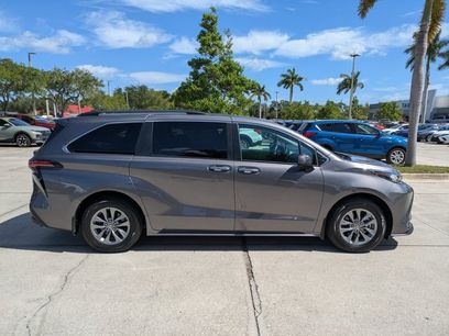 Used 2022 Toyota Sienna XLE