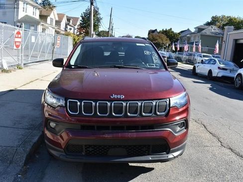 Used 2025 Jeep Compass Limited image 3