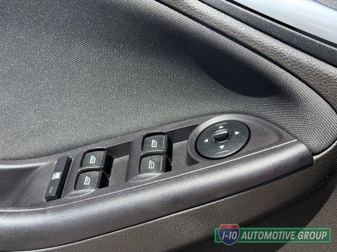 Used 2016 Ford Focus SE FWD image 19