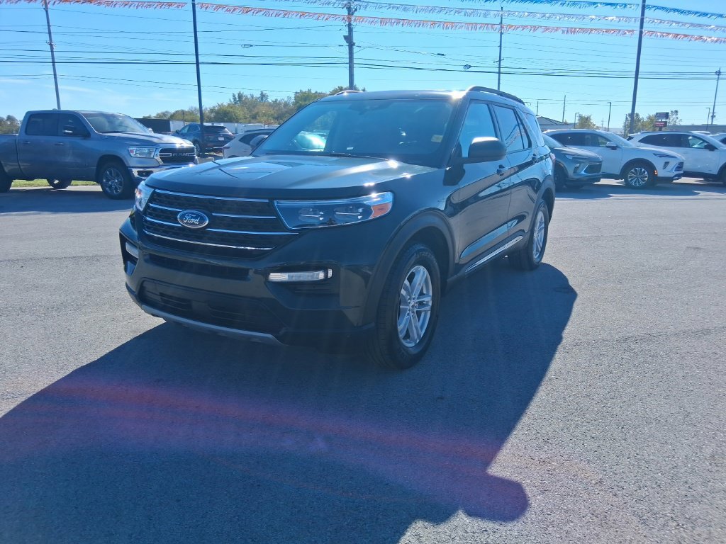Used 2023 Ford Explorer XLT AWD/4WD image 34