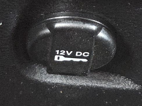 Used 2015 RAM 1500 Classic SLT image 27