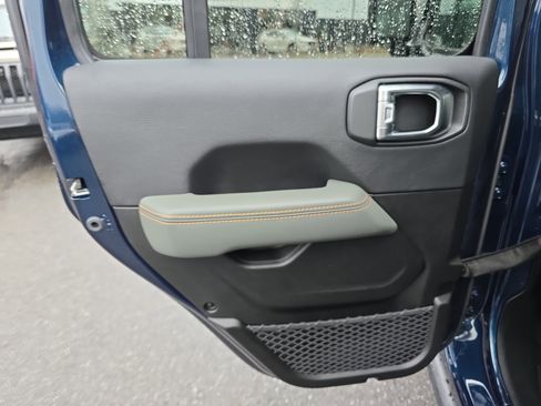 Used 2025 Jeep Gladiator Mojave image 14