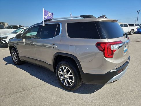 Used 2022 GMC Acadia SLE w/ Driver Convenience Package FWD image 4