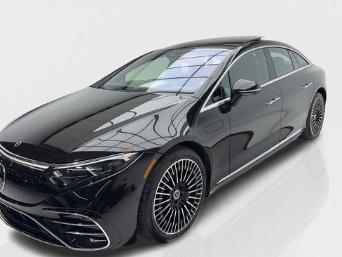 Used 2022 Mercedes-Benz EQS 580 4MATIC Sedan image 3