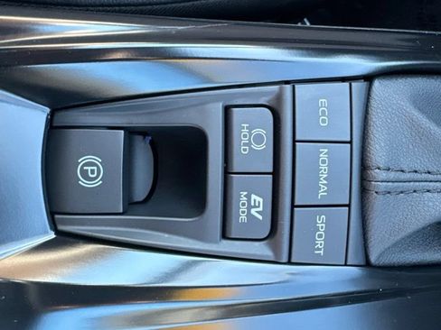Used 2026 Toyota Camry SE FWD image 30
