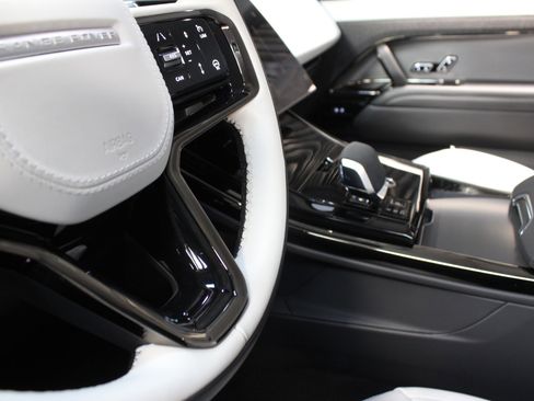 Used 2024 Land Rover Range Rover Sport Dynamic SE image 64