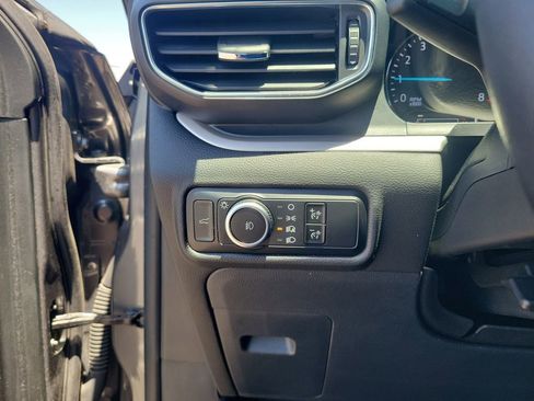 Used 2023 Ford Explorer XLT w/ Equipment Group 202A RWD image 30