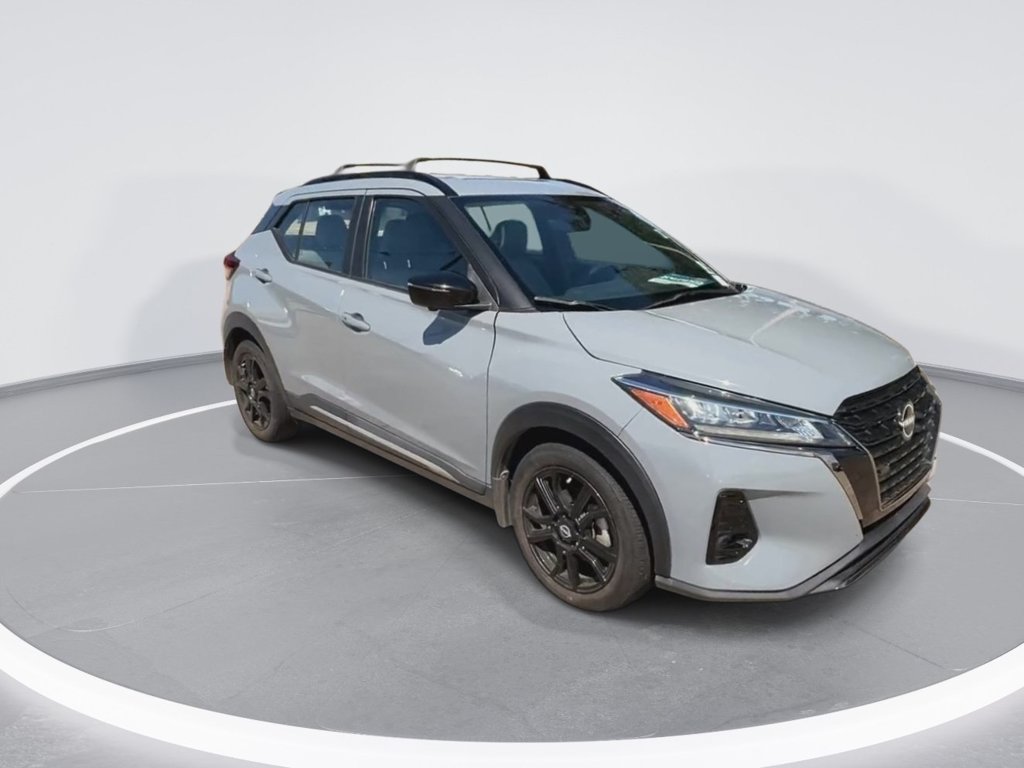 Used 2024 Nissan Kicks SR w/ SR Premium Package FWD image 2