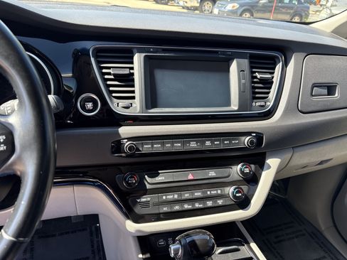 Used 2015 Kia Sedona SX FWD image 11