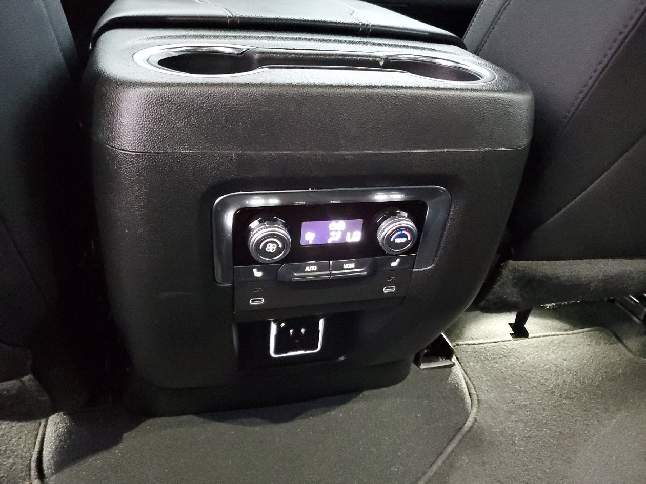 Used 2025 GMC Yukon Elevation w/ Technology Package RWD image 15